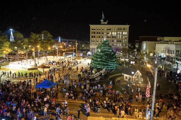 Explore the Magic of the Holiday Trail of Lights in Alexandria.Pineville - Featured Image
